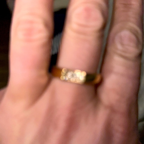 NWOT torrid gold band with square diamonds size ten -13 fits all five fingers - Picture 2 of 3
